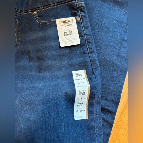 Signature by Levi Strauss size 10 S Short Petite - Picture 4 of 7